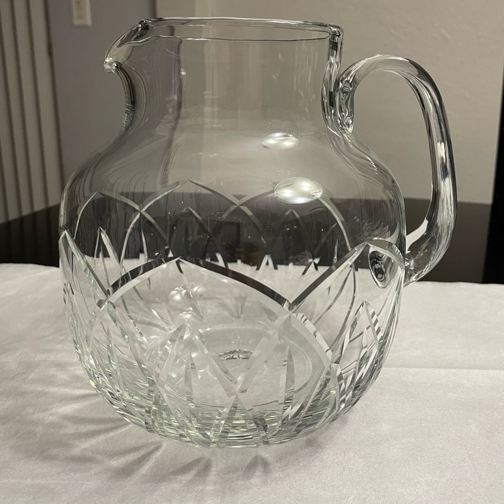 Block crystal round pitcher